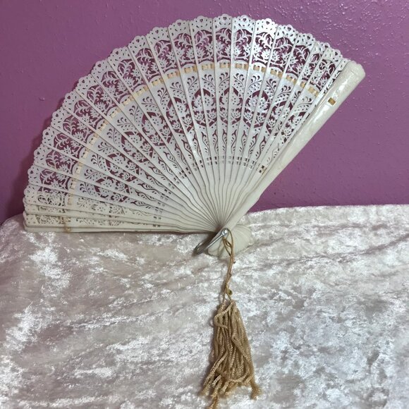 Vintage Intricate Fan Made in Hong Kong * Trees Birds Nature Scene Retro Tassel - Picture 3 of 10